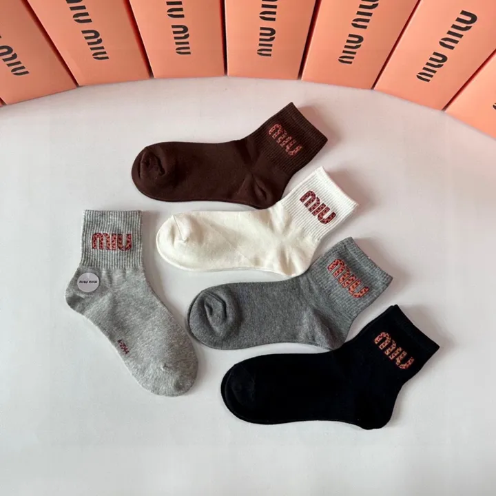 スーパーコピー ミュウミュウ 靴下