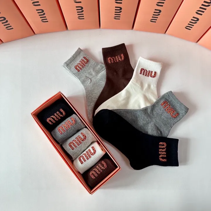 スーパーコピー ミュウミュウ 靴下