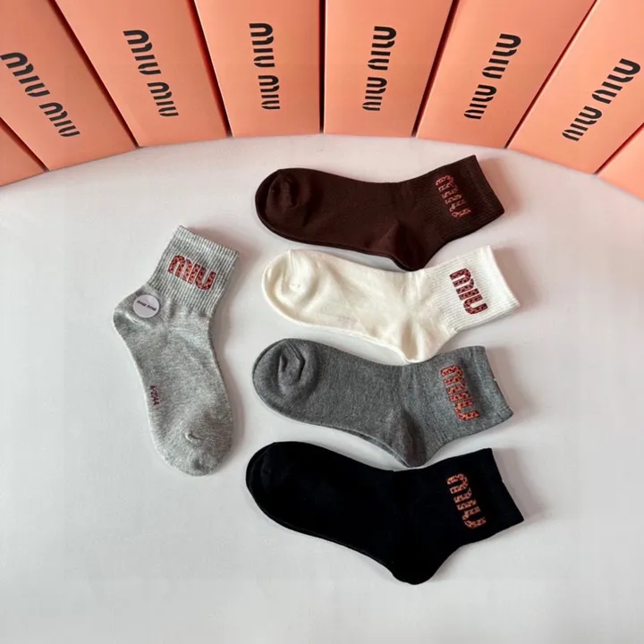 スーパーコピー ミュウミュウ 靴下