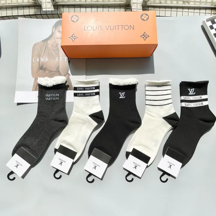 スーパーコピー ルイヴィトン 靴下