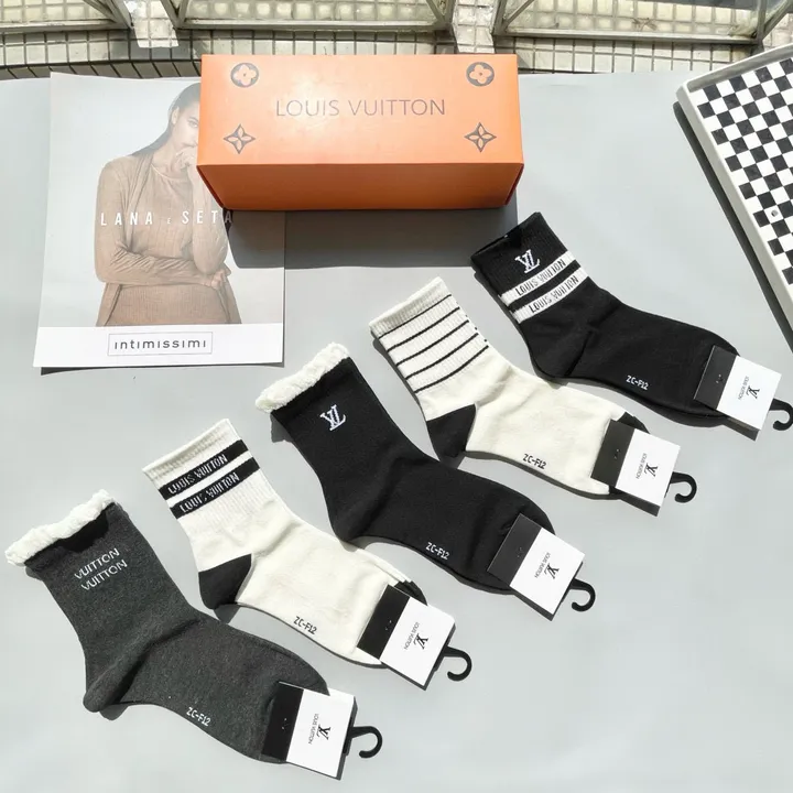 スーパーコピー ルイヴィトン 靴下