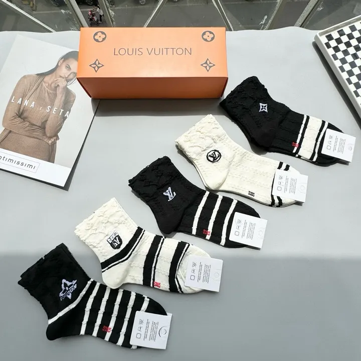 スーパーコピー ルイヴィトン 靴下