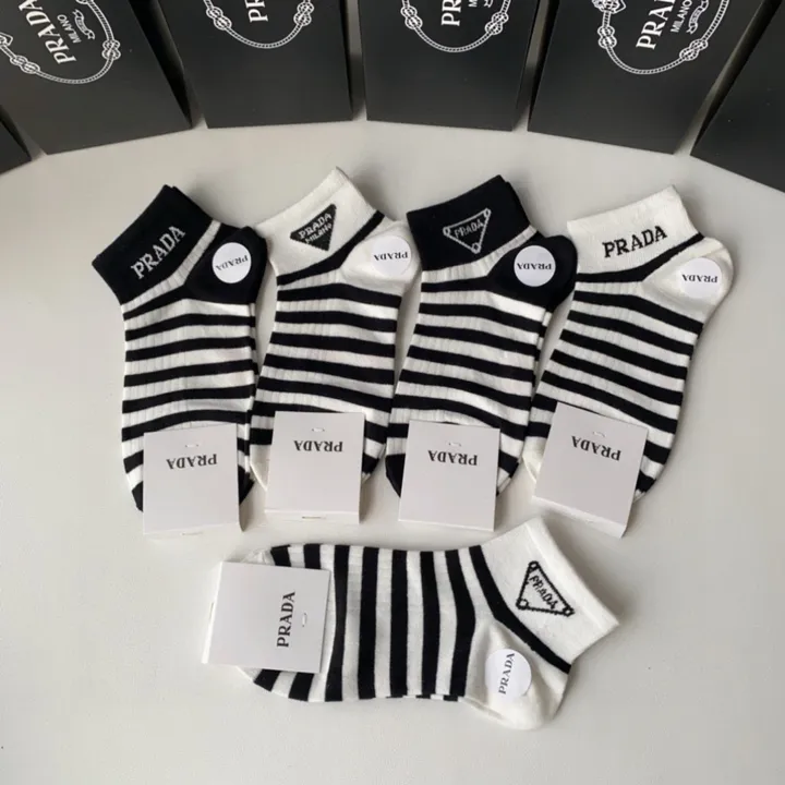 スーパーコピー プラダ 靴下