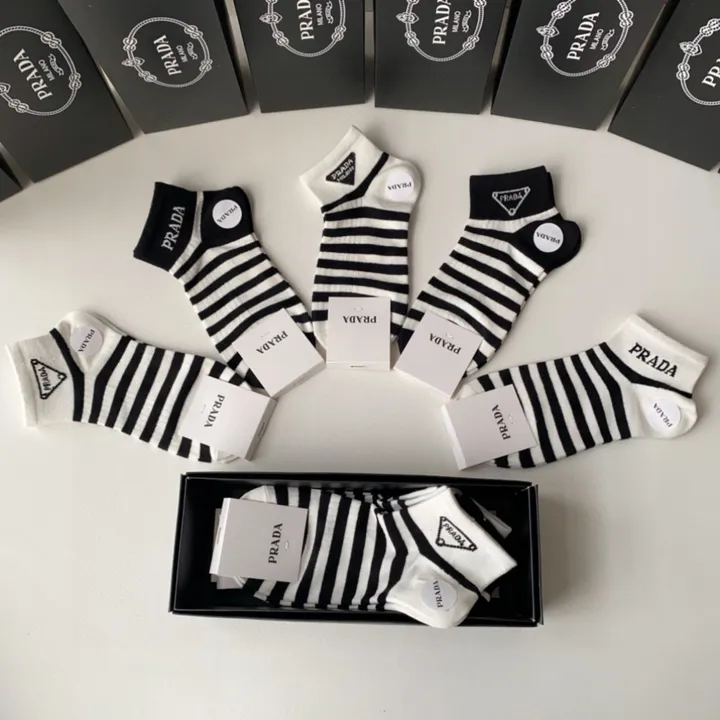 スーパーコピー プラダ 靴下