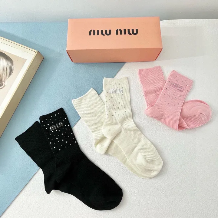 スーパーコピー ミュウミュウ 靴下