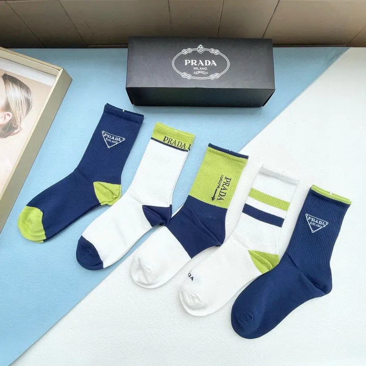 スーパーコピー プラダ 靴下