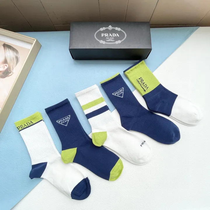スーパーコピー プラダ 靴下