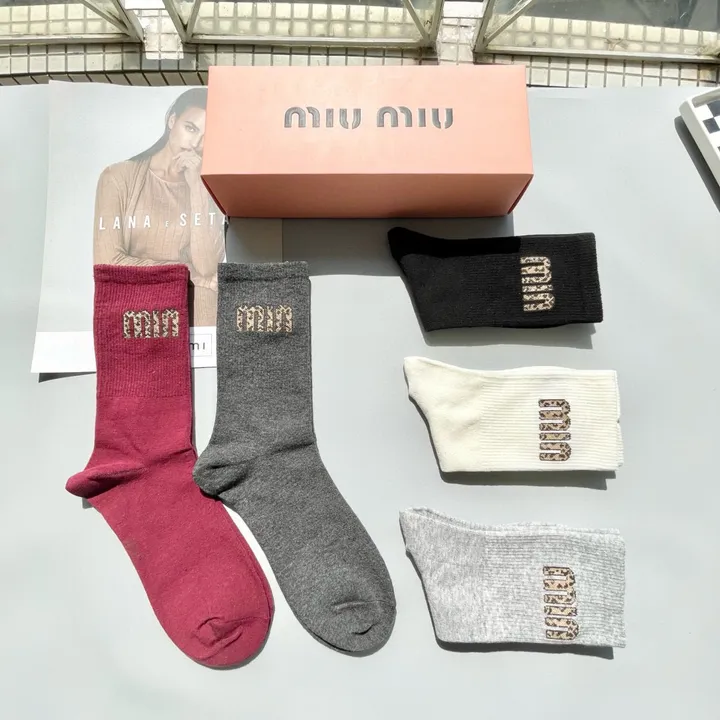スーパーコピー ミュウミュウ 靴下