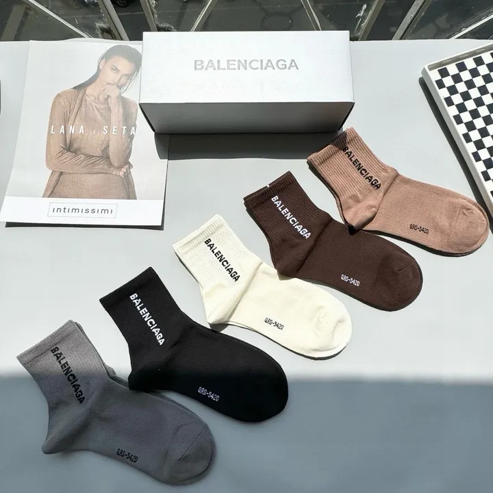 スーパーコピー バレンシアガ 靴下