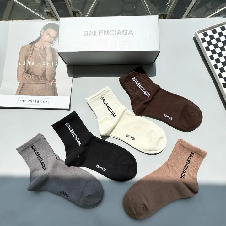 スーパーコピー バレンシアガ 靴下