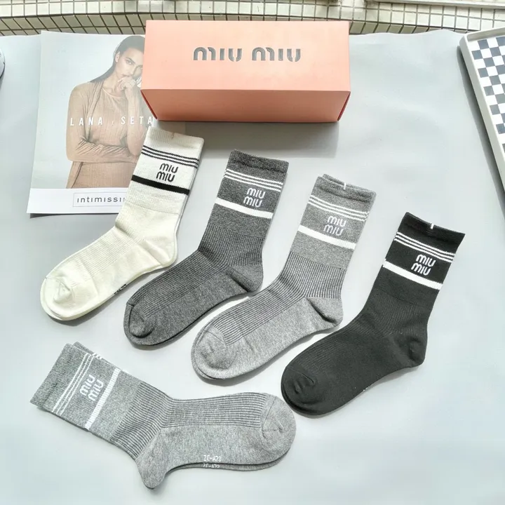 スーパーコピー ミュウミュウ 靴下