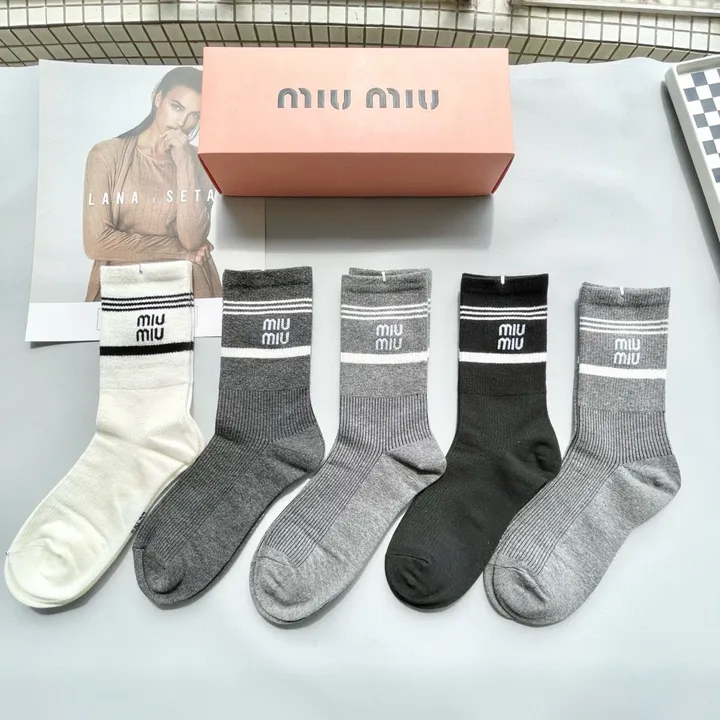 スーパーコピー ミュウミュウ 靴下