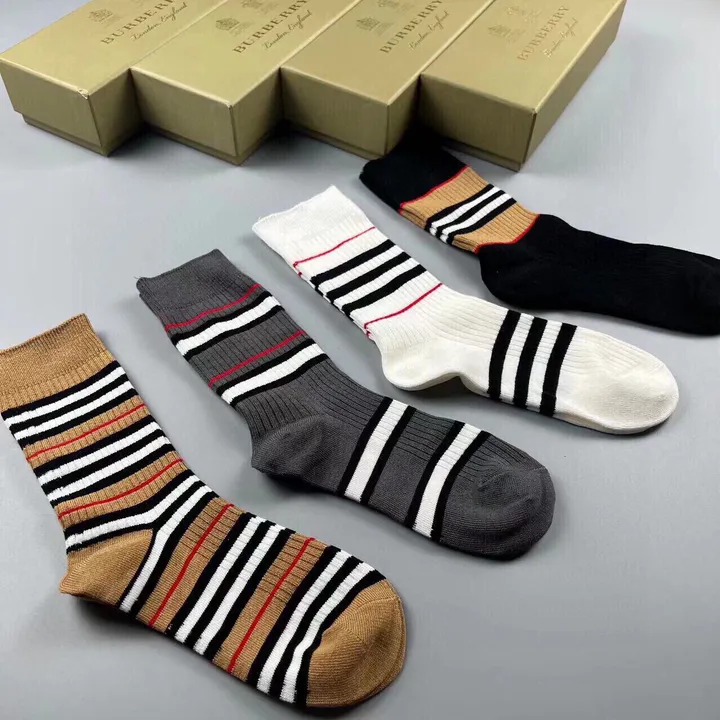 スーパーコピー バーバリー ス 靴下