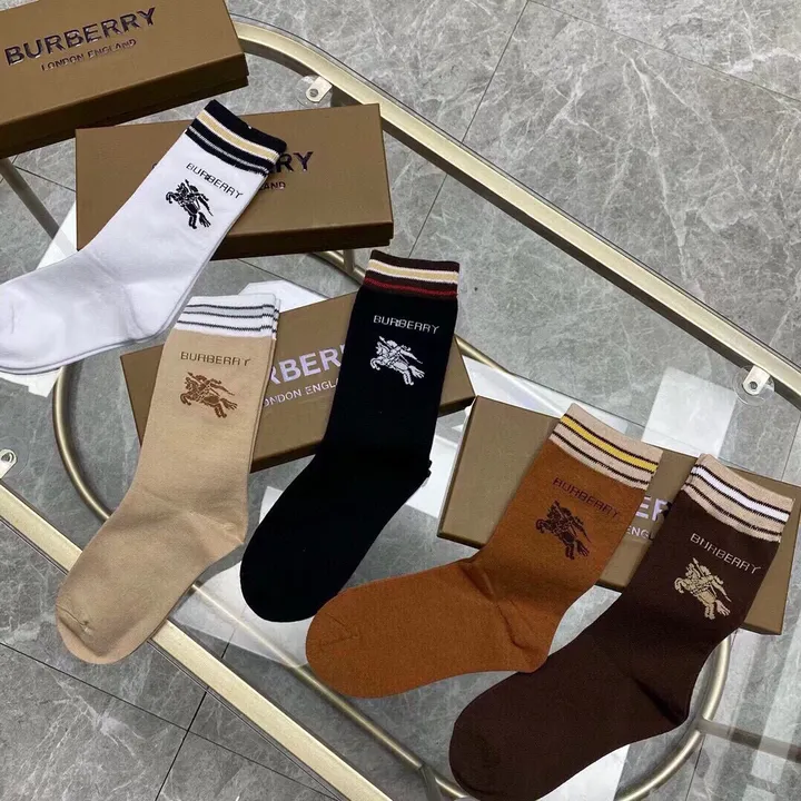 スーパーコピー バーバリー ス 靴下
