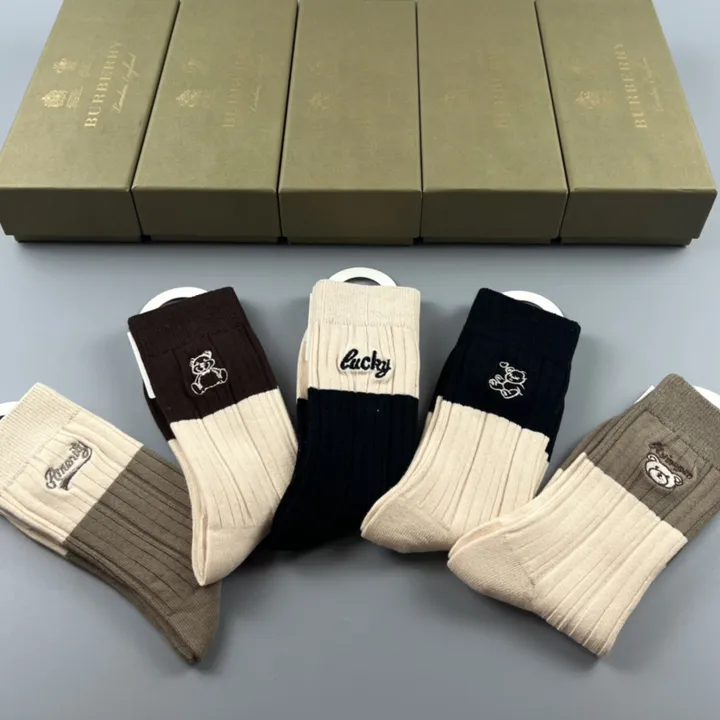 スーパーコピー プラダ 靴下