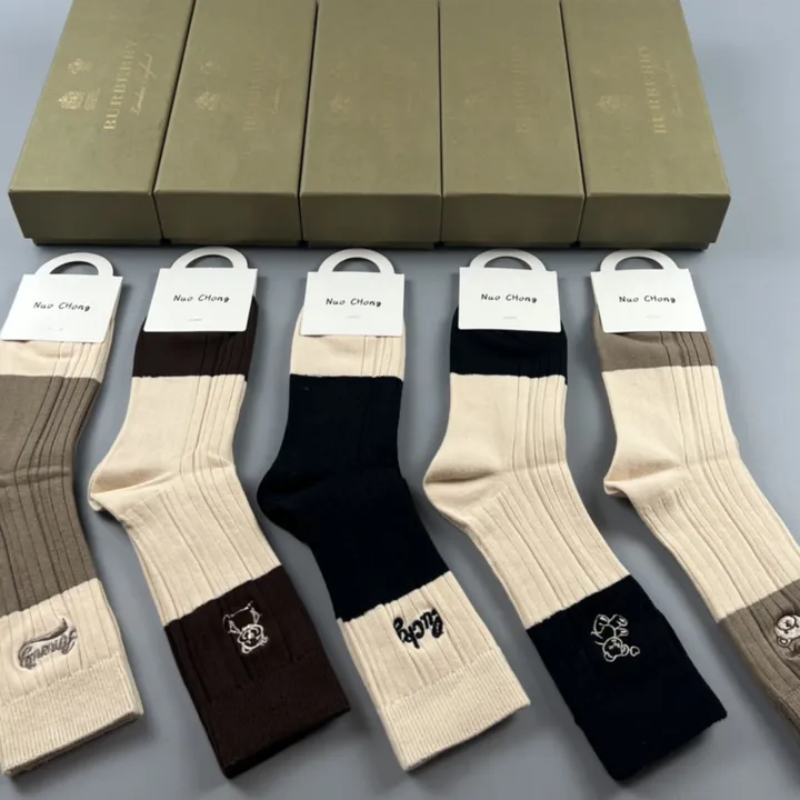 スーパーコピー プラダ 靴下