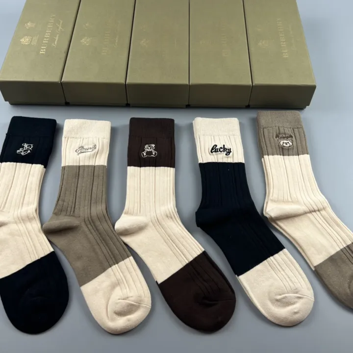 スーパーコピー プラダ 靴下