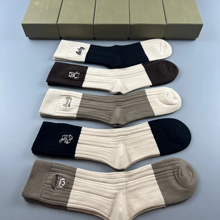 スーパーコピー プラダ 靴下