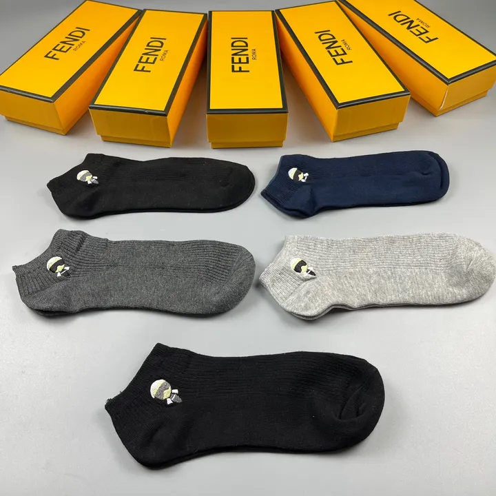 スーパーコピー ヴェルサーチ 靴下