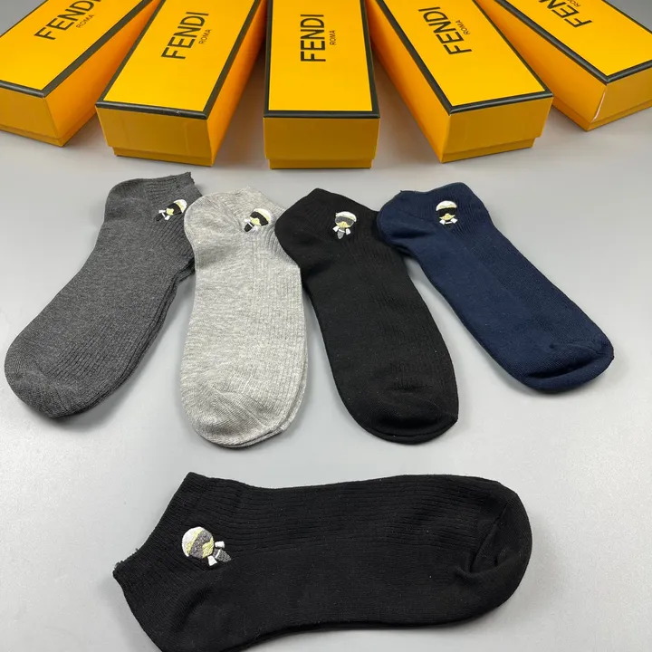 スーパーコピー ヴェルサーチ 靴下