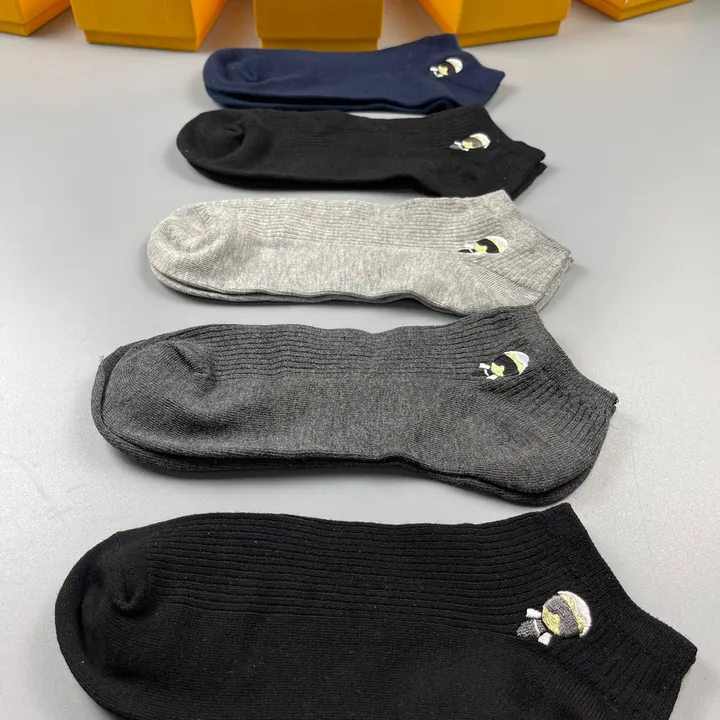 スーパーコピー ヴェルサーチ 靴下