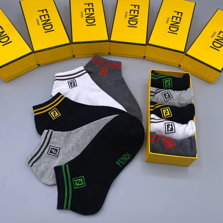 スーパーコピー ヴェルサーチ 靴下