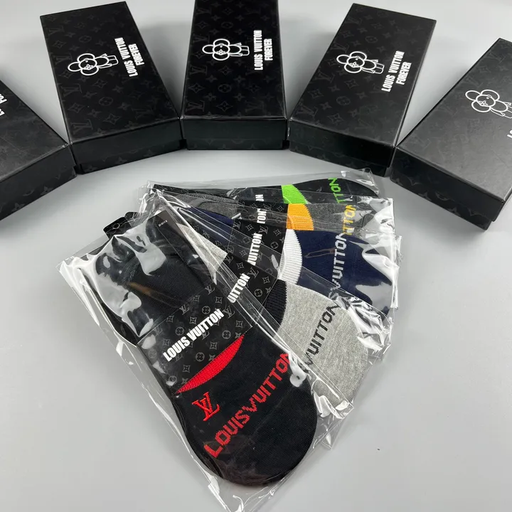 スーパーコピー ルイヴィトン 靴下