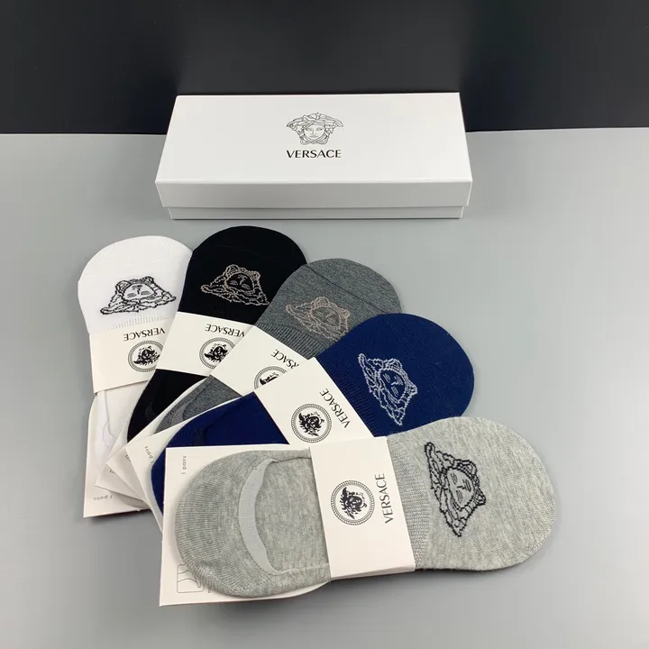 スーパーコピー ヴェルサーチ 靴下