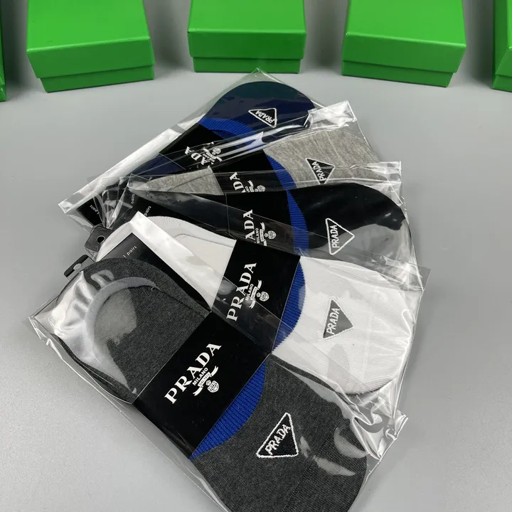 スーパーコピー バレンシアガ 靴下