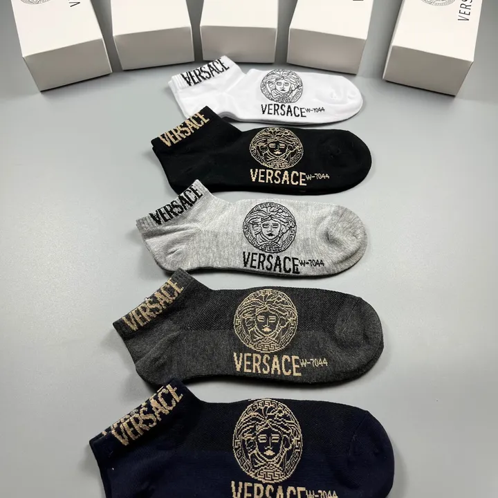 スーパーコピー ヴェルサーチ 靴下