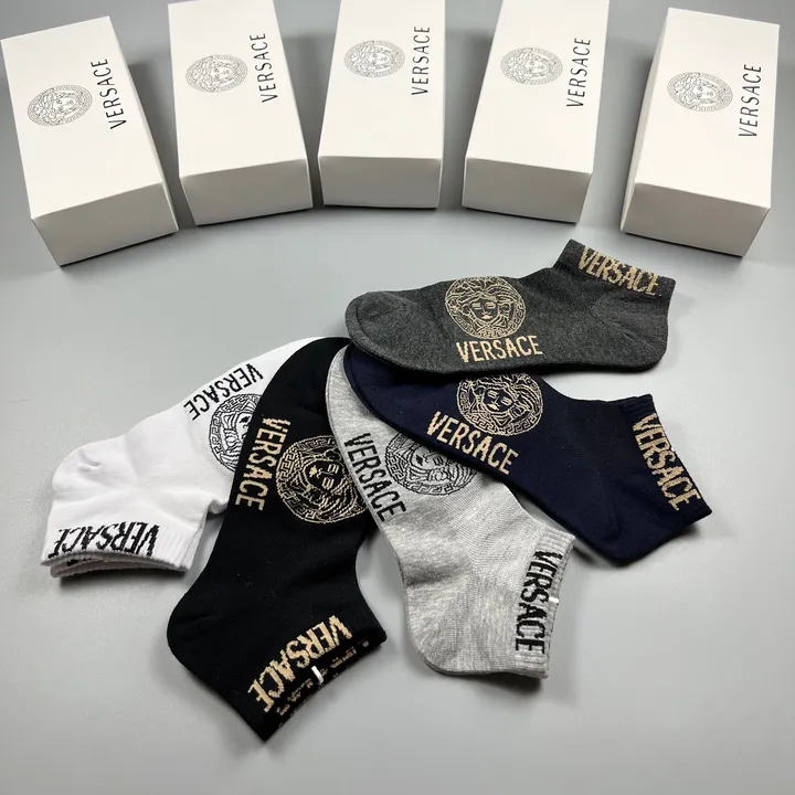 スーパーコピー ヴェルサーチ 靴下