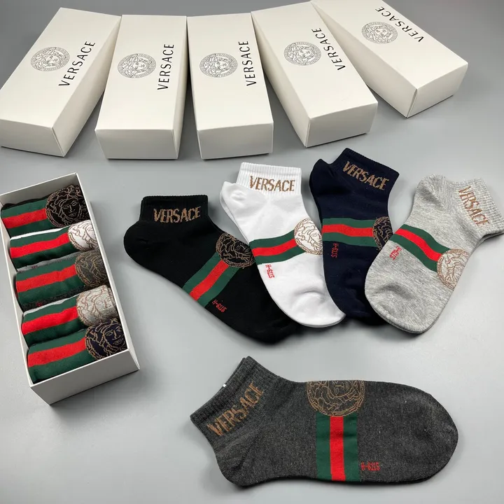 スーパーコピー ヴェルサーチ 靴下