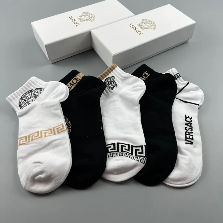 スーパーコピー ヴェルサーチ 靴下