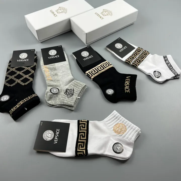 スーパーコピー ヴェルサーチ 靴下