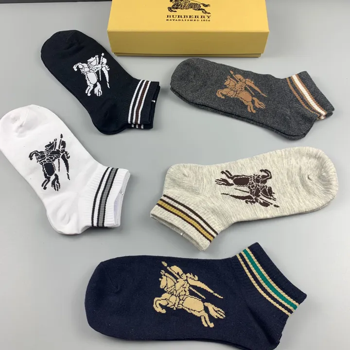 スーパーコピー プラダ 靴下