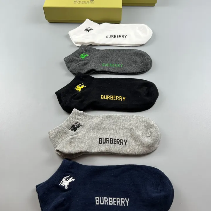 スーパーコピー プラダ 靴下