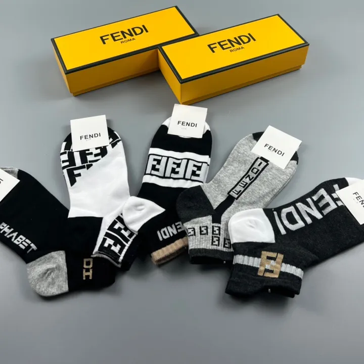 スーパーコピー ヴェルサーチ 靴下