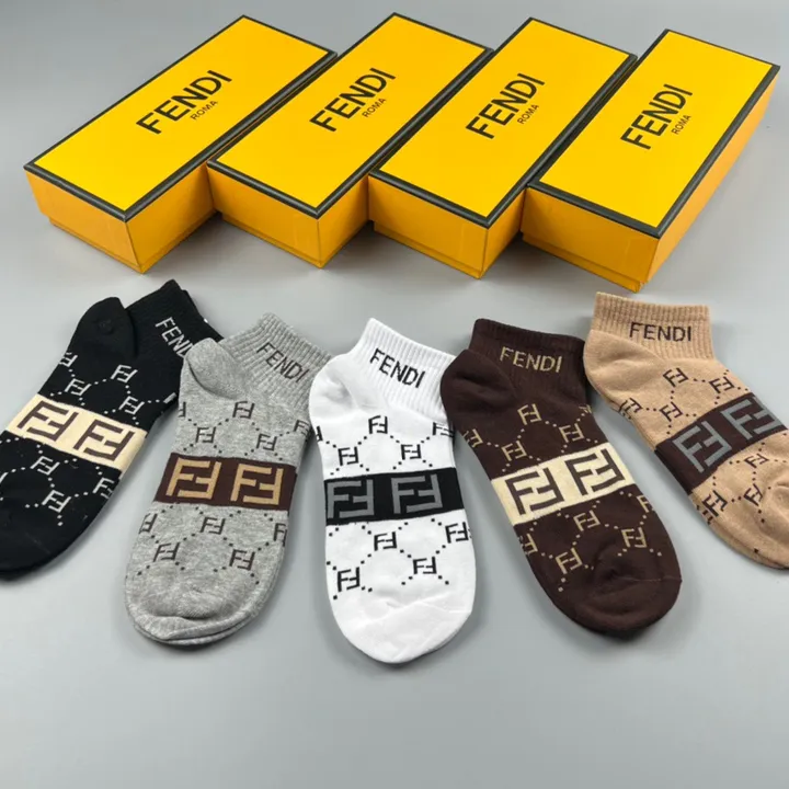 スーパーコピー ヴェルサーチ 靴下