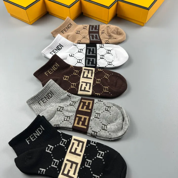 スーパーコピー ヴェルサーチ 靴下