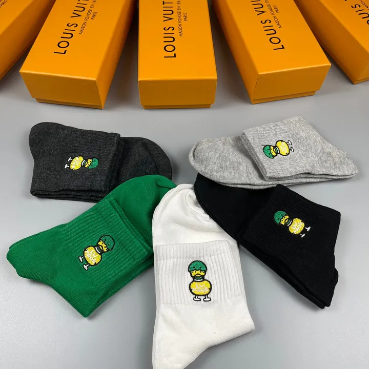 スーパーコピー ルイヴィトン 靴下