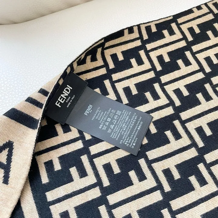 スーパーコピー フェンディ マフラー