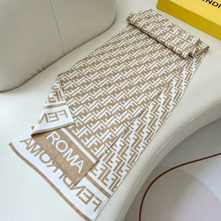 スーパーコピー フェンディ マフラー