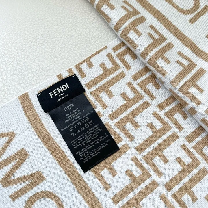 スーパーコピー フェンディ マフラー