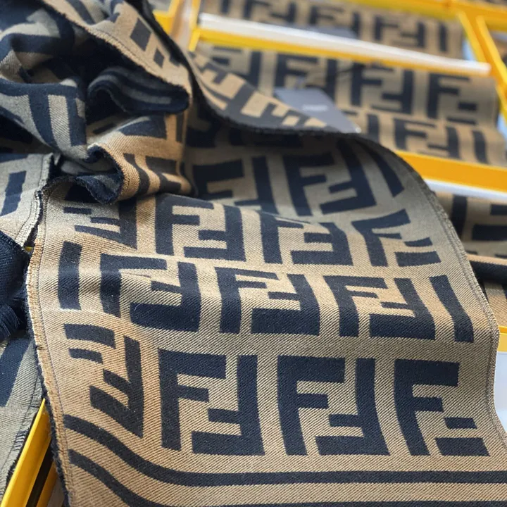 スーパーコピー フェンディ マフラー