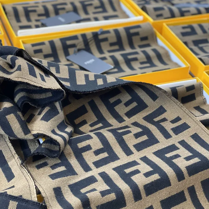 スーパーコピー フェンディ マフラー