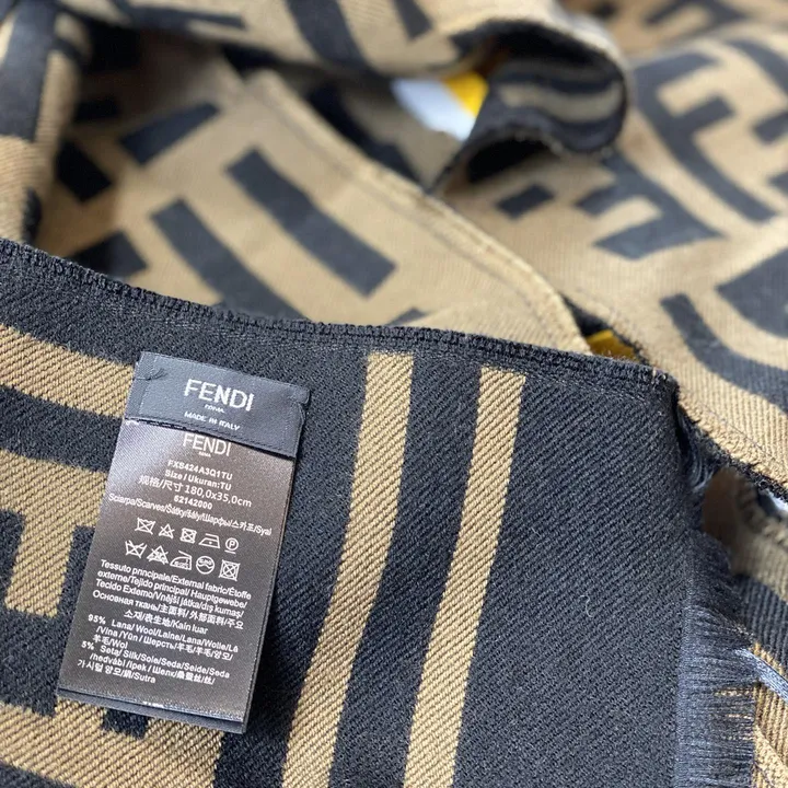 スーパーコピー フェンディ マフラー