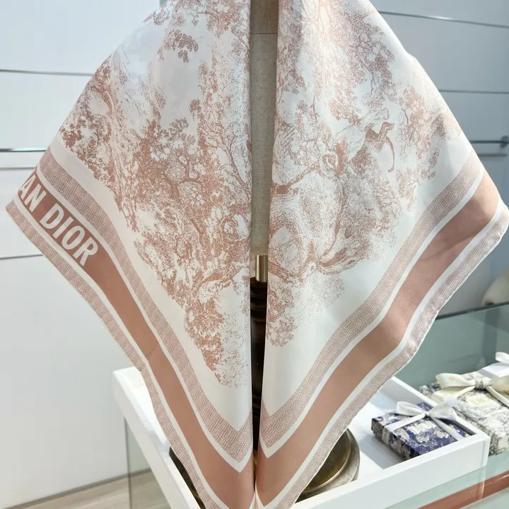 スーパーコピー ディオール マフラー