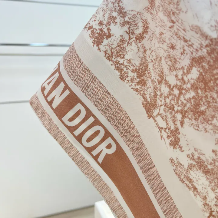 スーパーコピー ディオール マフラー