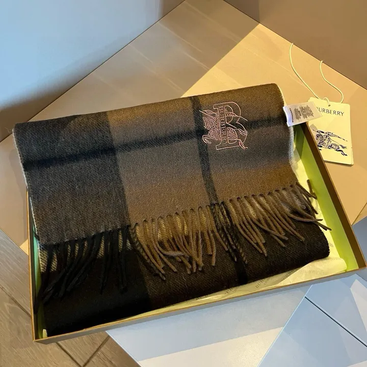 スーパーコピー バーバリー ス マフラー