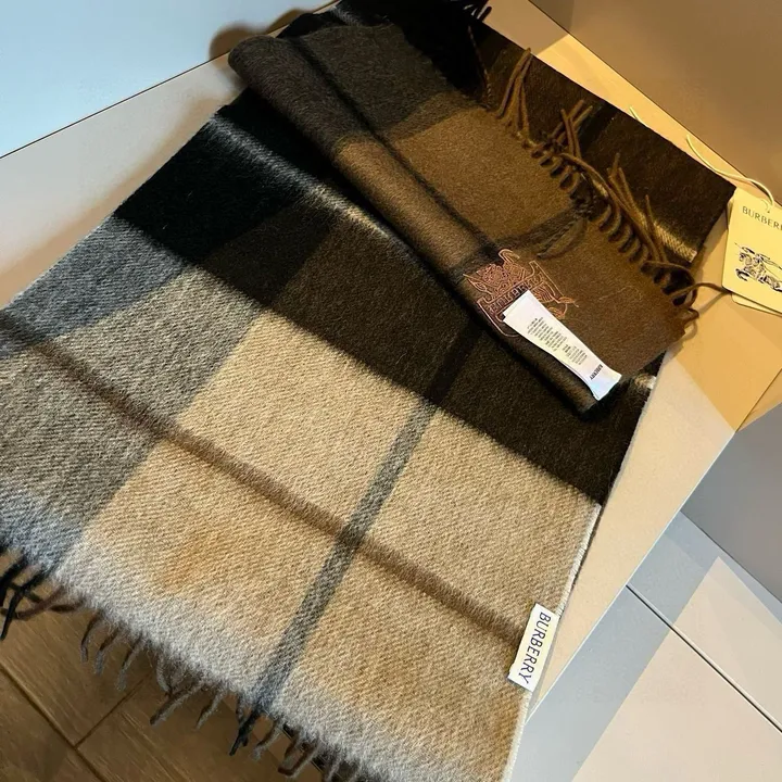 スーパーコピー バーバリー ス マフラー